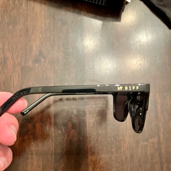 Diff - Billie Sunglasses - Picture 5 of 5